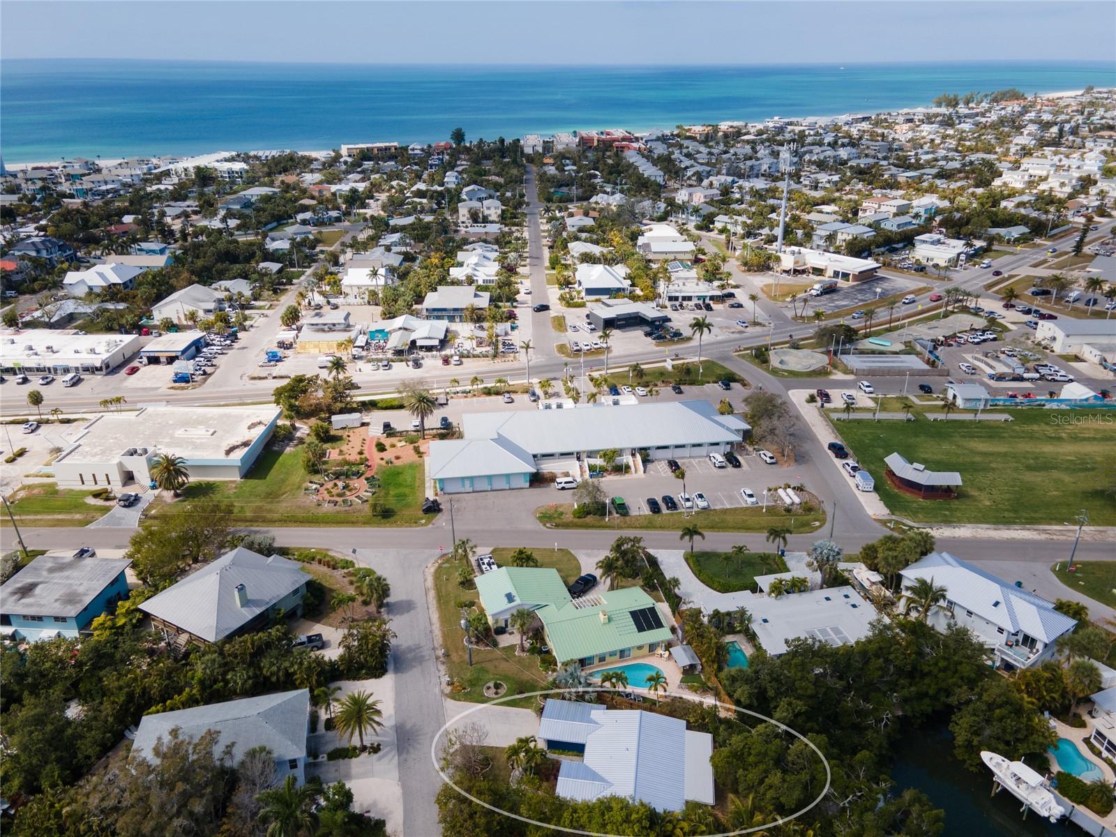 504 58 St, Holmes Beach, FL 34217 photo