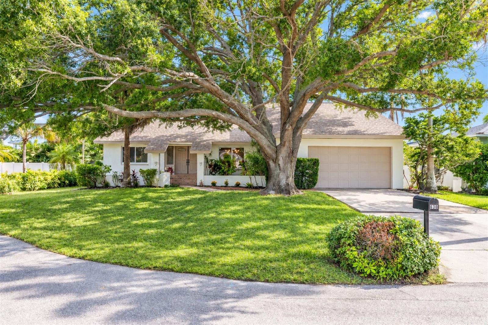 630 Pinta Dr, Tierra Verde, FL 33715 photo
