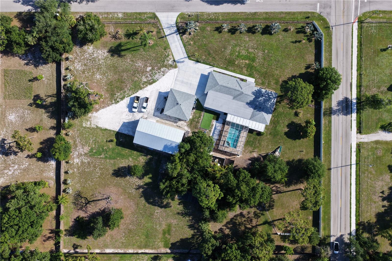 2746 53 St, Sarasota, FL 34234 photo