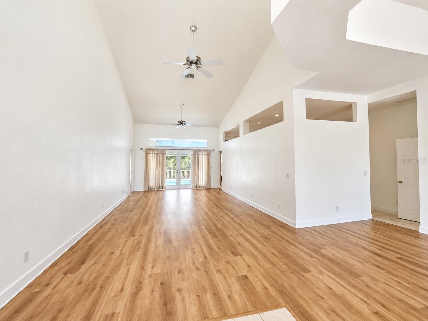 7116 Pebble Beach Ln, Seminole, FL 33777 photo