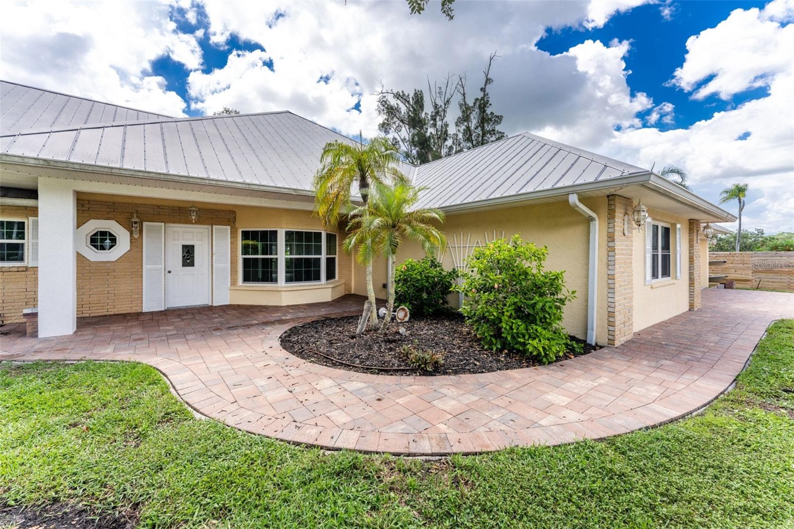 200 S Oxford Dr, Englewood, FL 34223 photo