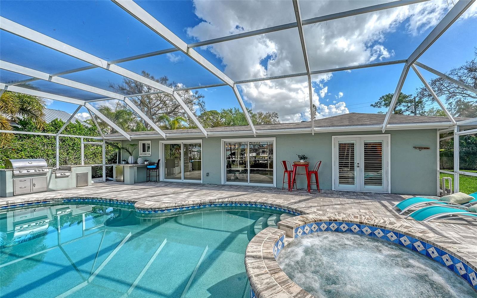 121 Holly Ave, Sarasota, FL 34243 photo