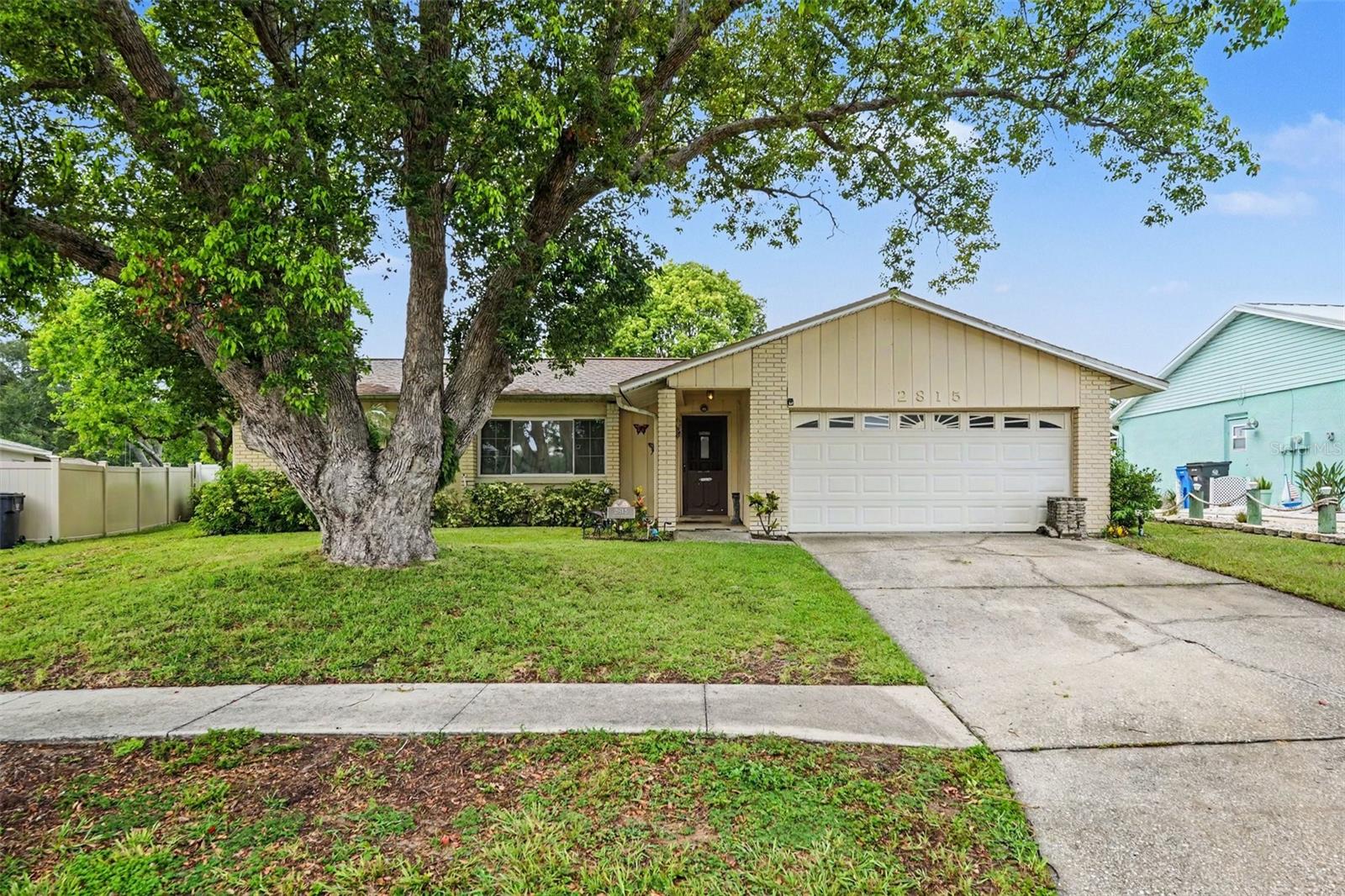 2815 Linden Tree St, Seffner, FL 33584 photo