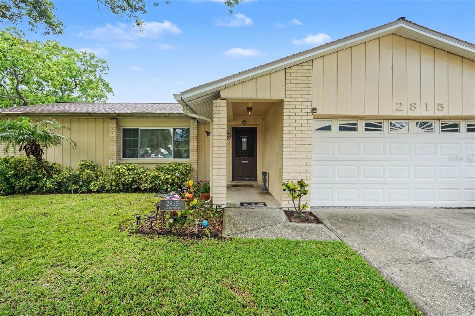 2815 Linden Tree St, Seffner, FL 33584 photo