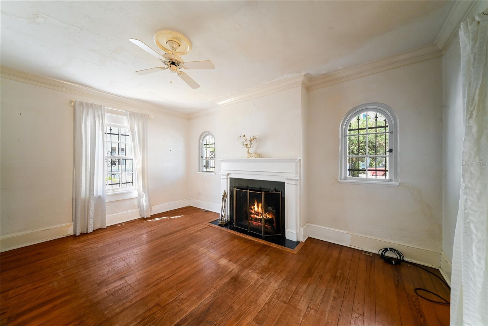 411 Burns Ct, Sarasota, FL 34236 photo