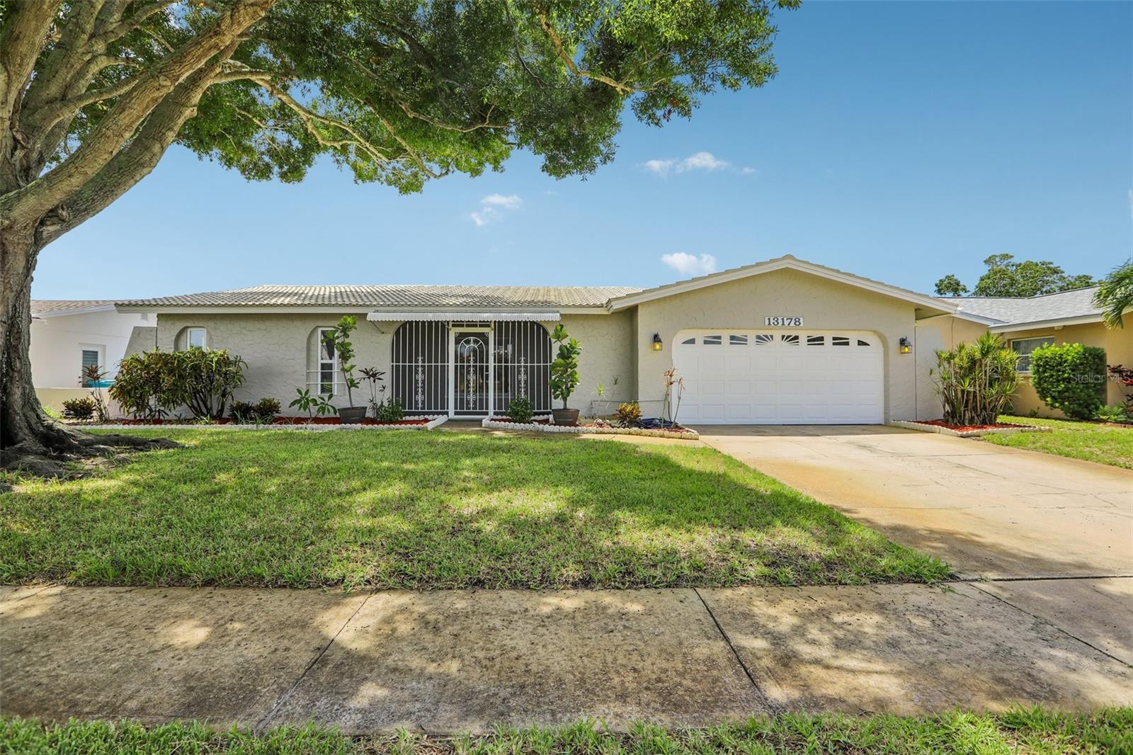13178 88 Ave, Seminole, FL 33776 photo