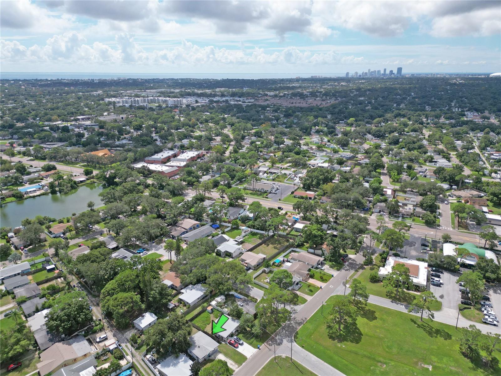 718 Northmoor Ave, Saint Petersburg, FL 33702 photo