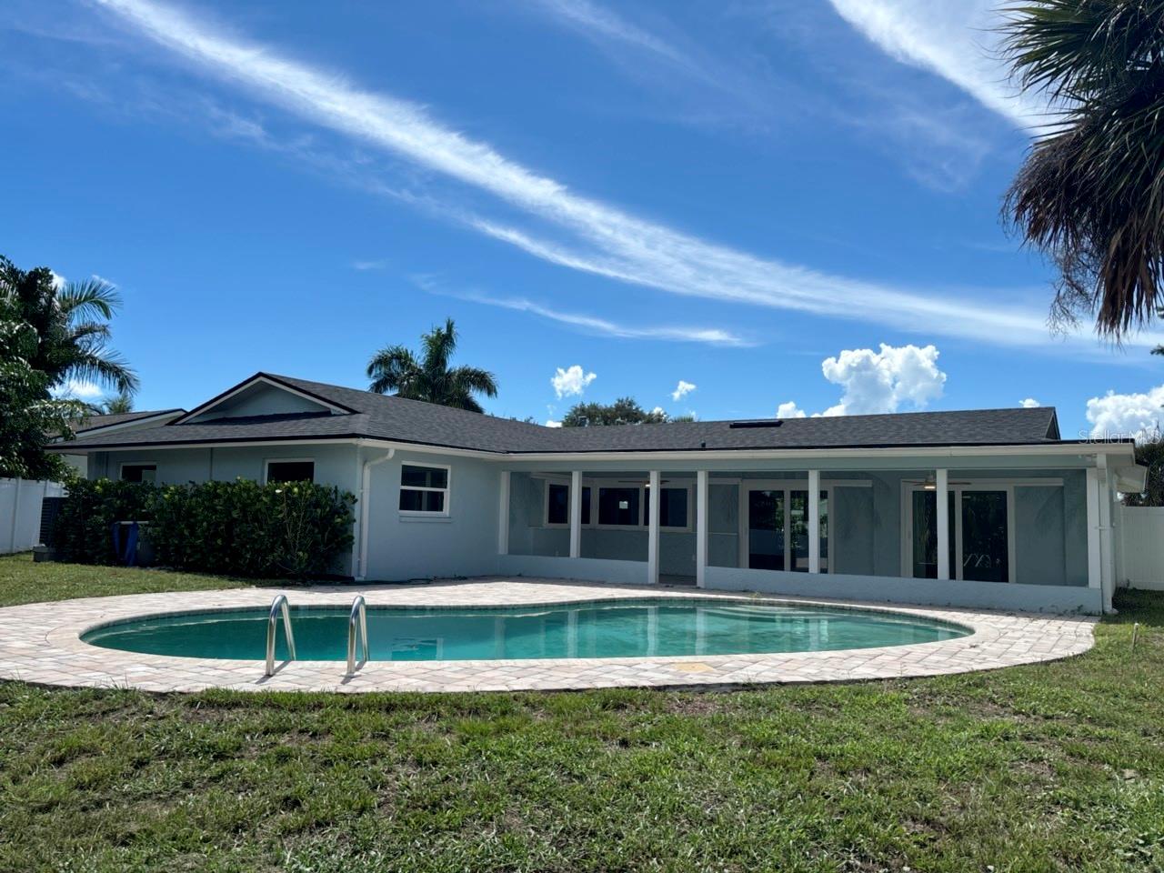 4568 40 St, Saint Petersburg, FL 33711 photo