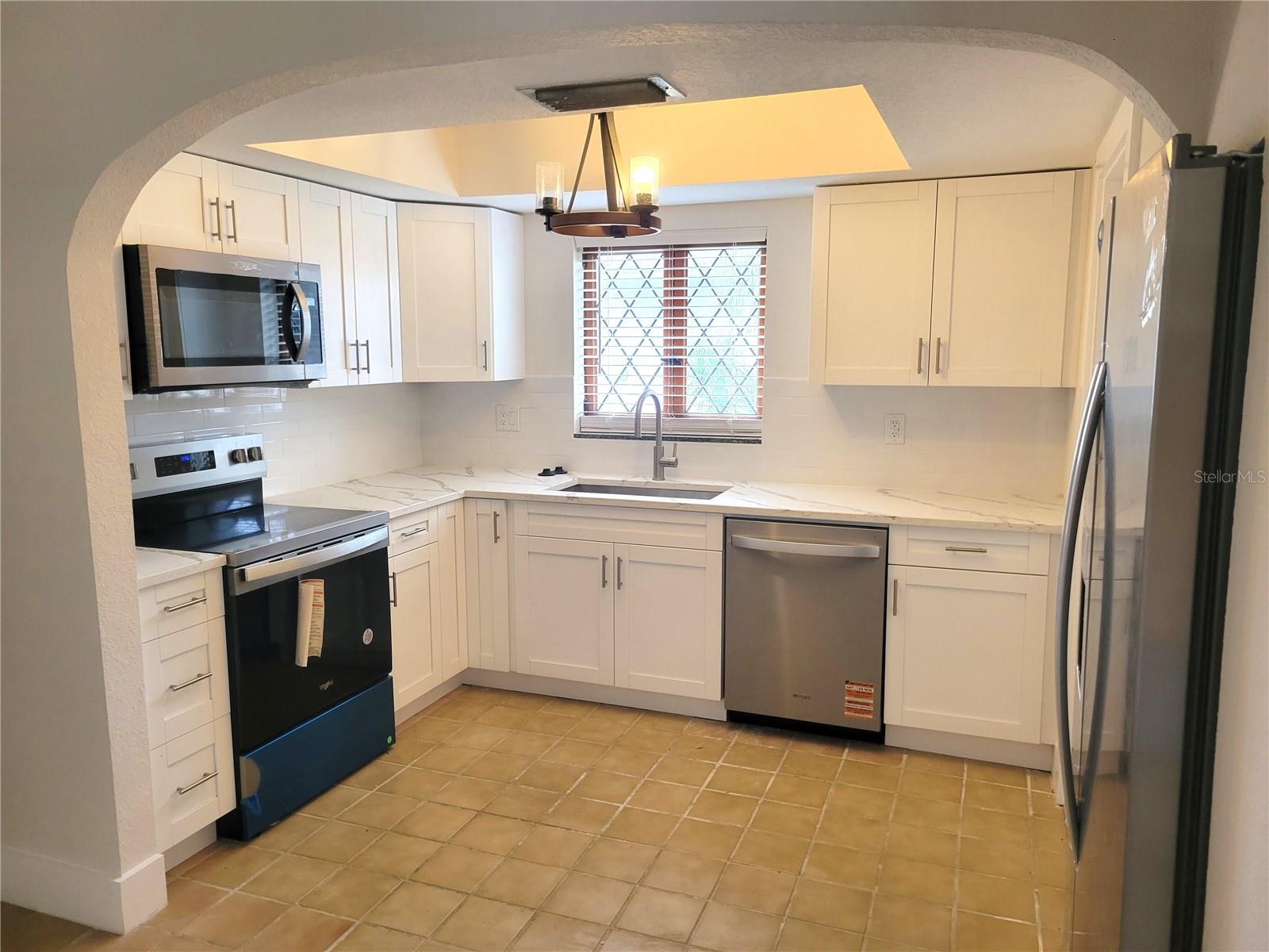 1835 Maryland Ave, Saint Petersburg, FL 33703 photo