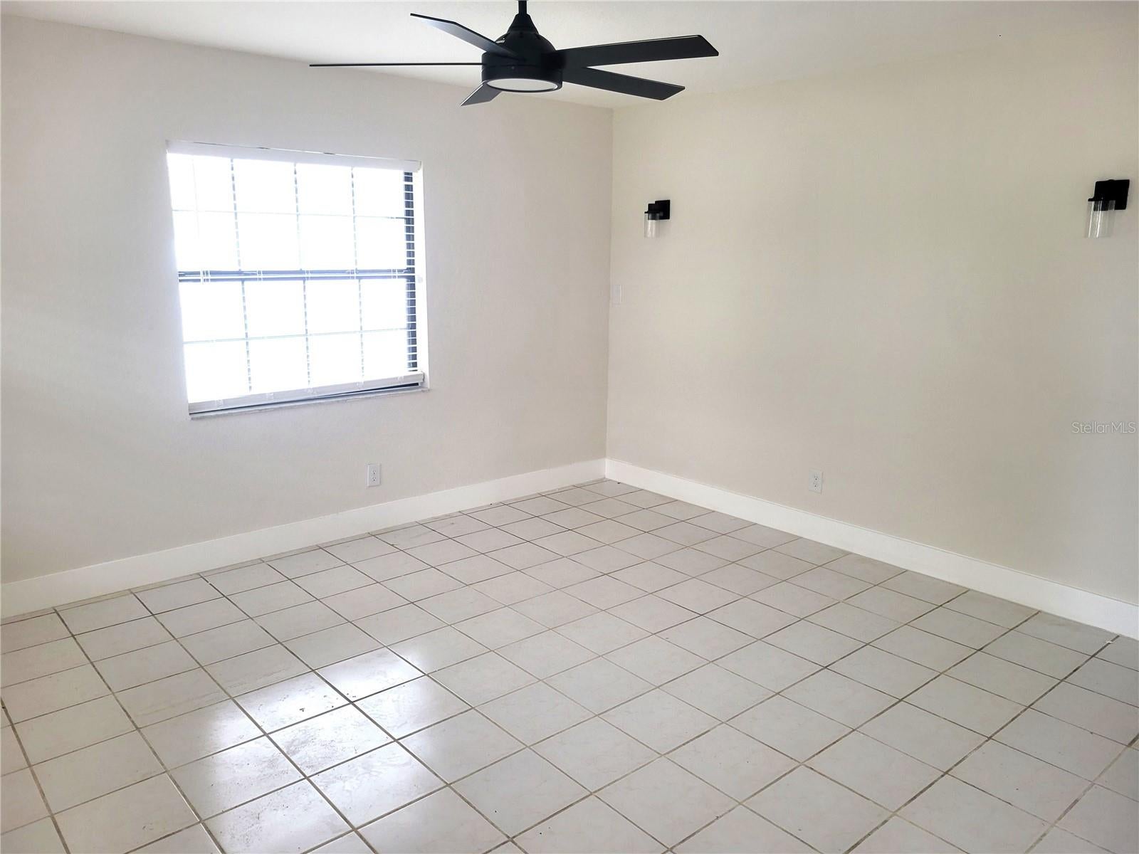 1835 Maryland Ave, Saint Petersburg, FL 33703 photo