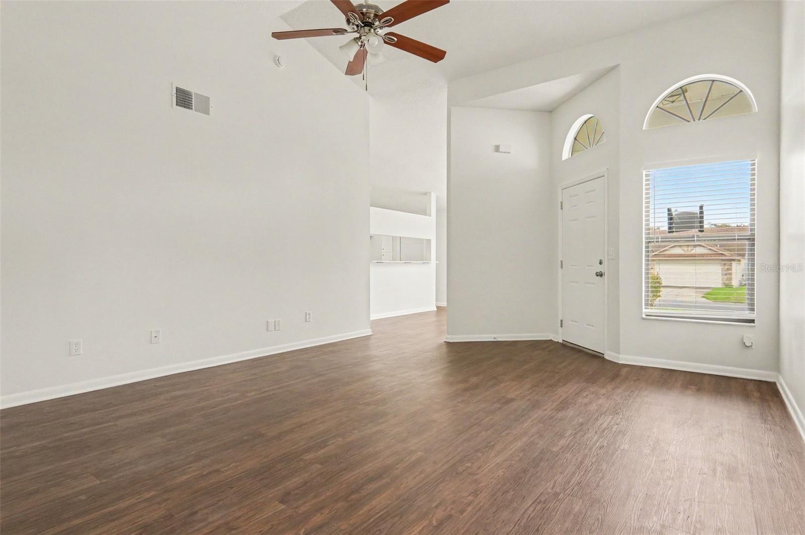1097 Covington St, Oviedo, FL 32765 photo