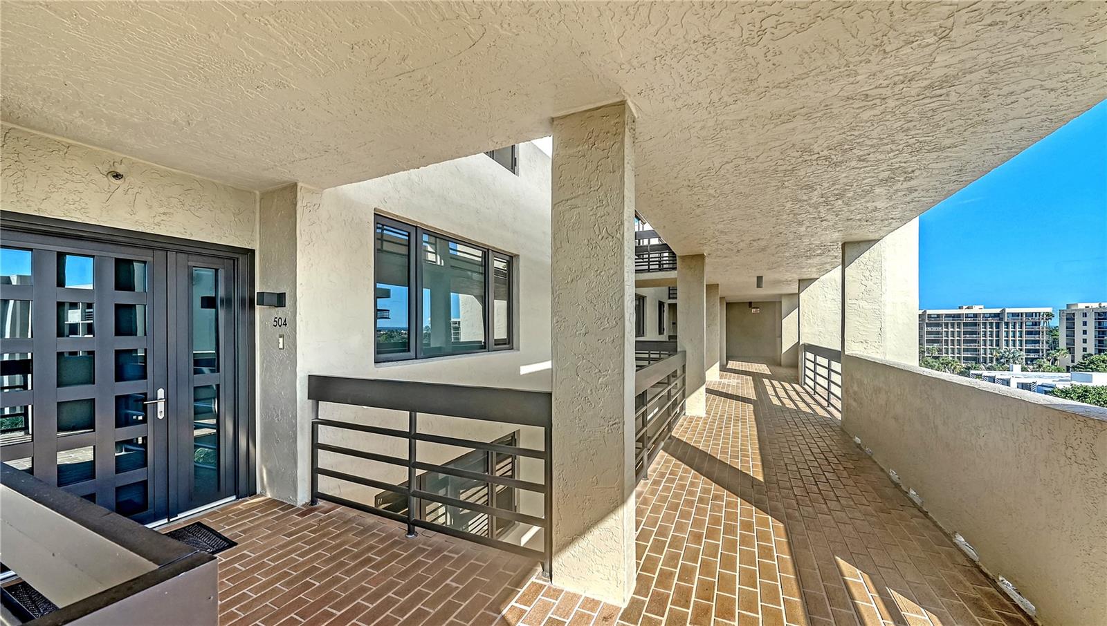 1055 Gulf Of Mexico Dr #504, Longboat Key, FL 34228 photo