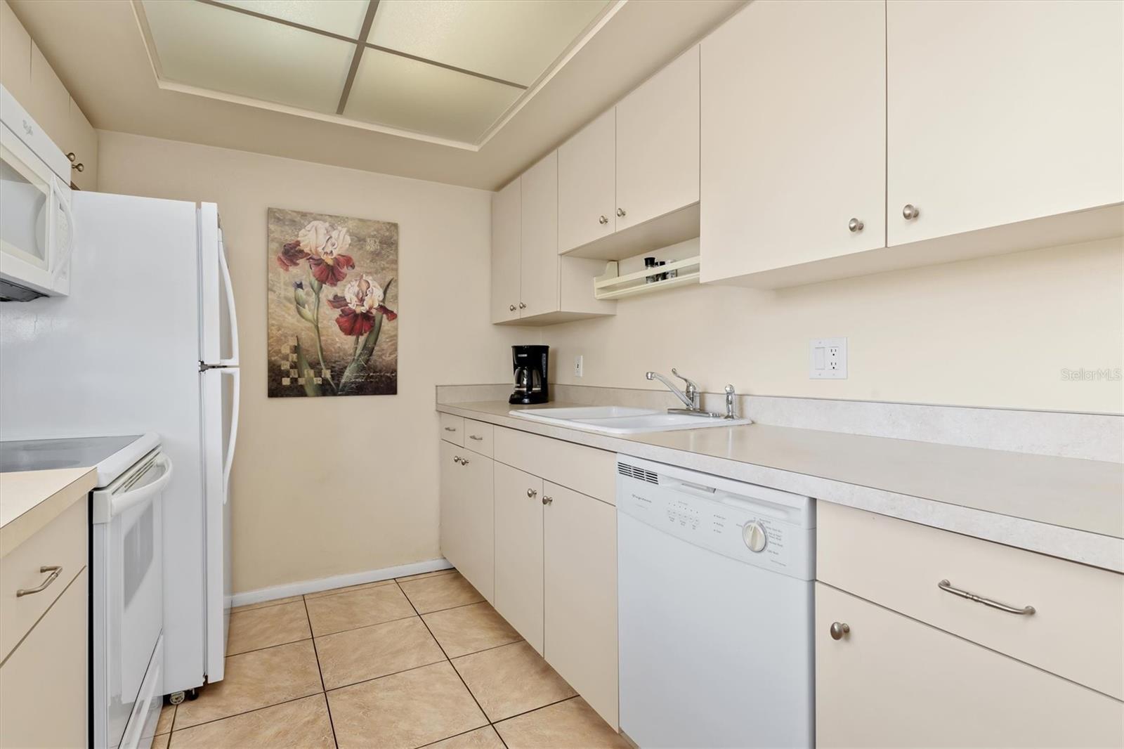 Condominium in SARASOTA FL 6703 MIDNIGHT PASS ROAD #117 11.jpg