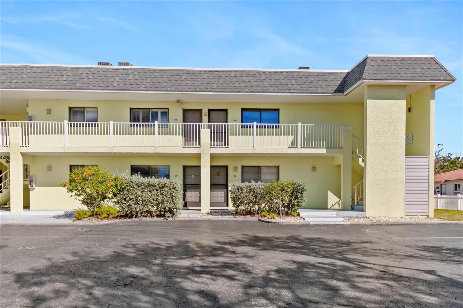Condominium in SARASOTA FL 6703 MIDNIGHT PASS ROAD #117 27.jpg