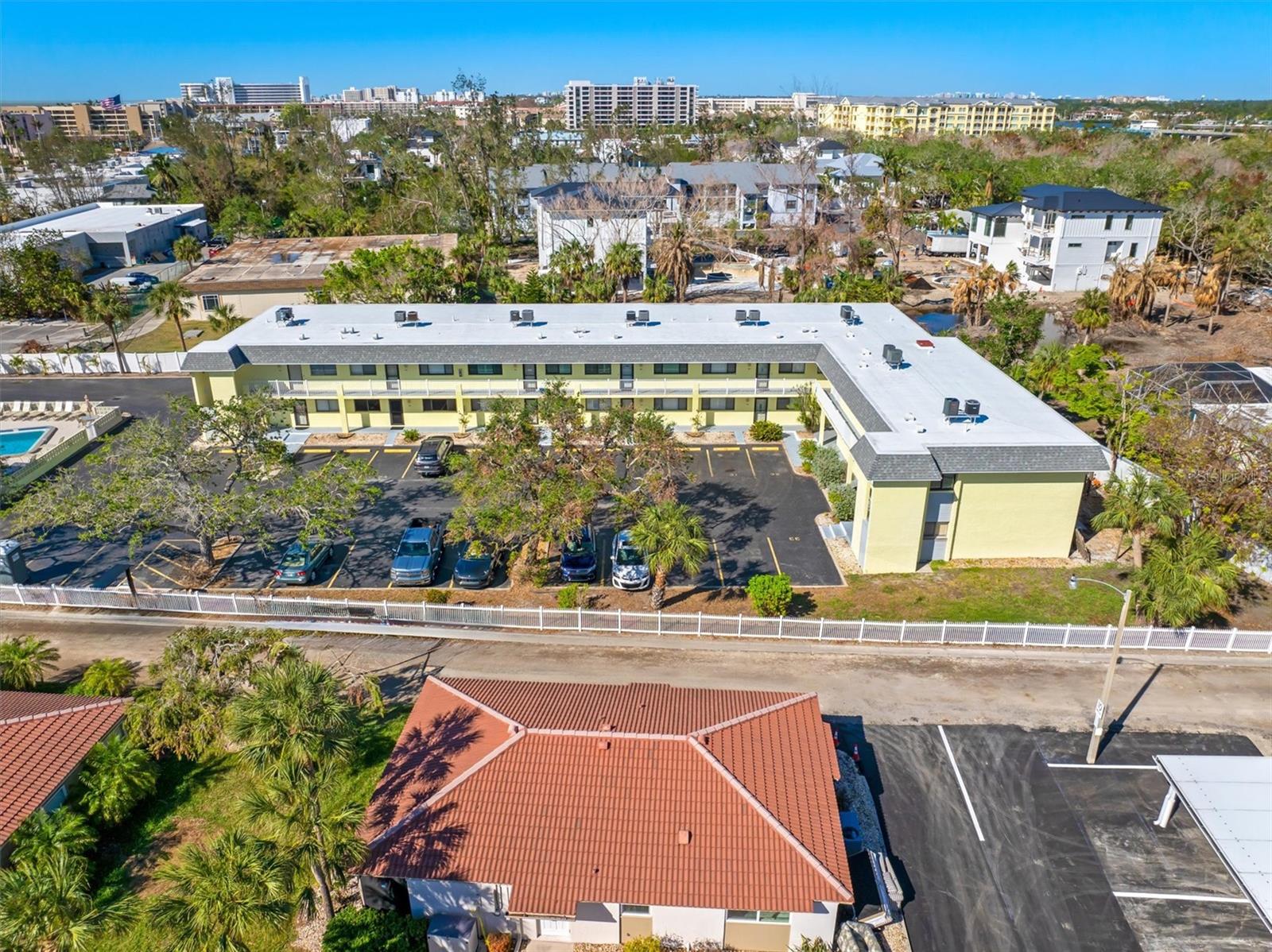 Condominium in SARASOTA FL 6703 MIDNIGHT PASS ROAD #117 32.jpg