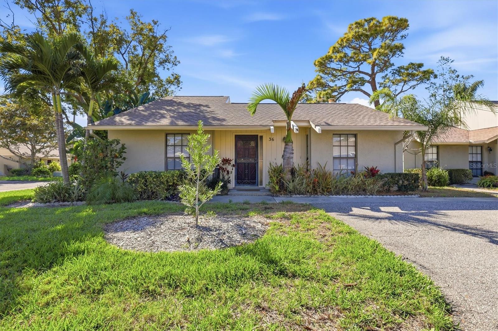 36 Windrush Bay Dr, Tarpon Springs, FL 34689