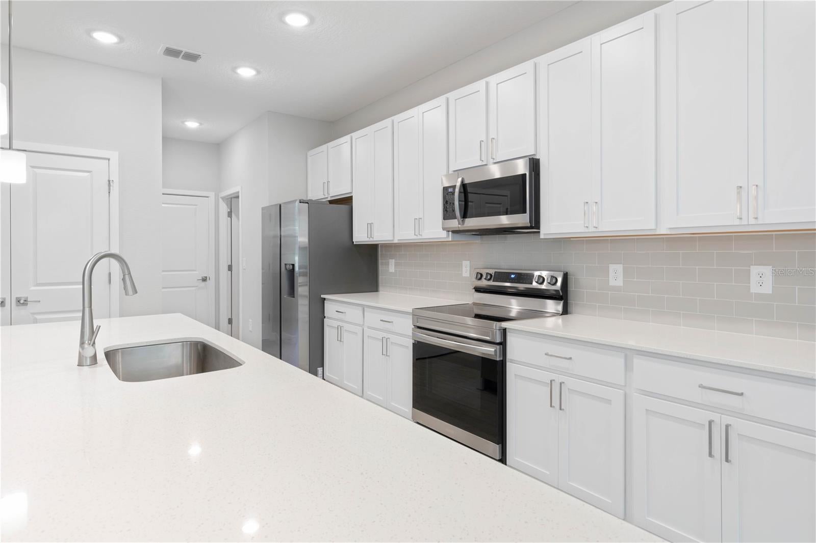 13 SW 34 Pl, Cape Coral, FL 33991 photo
