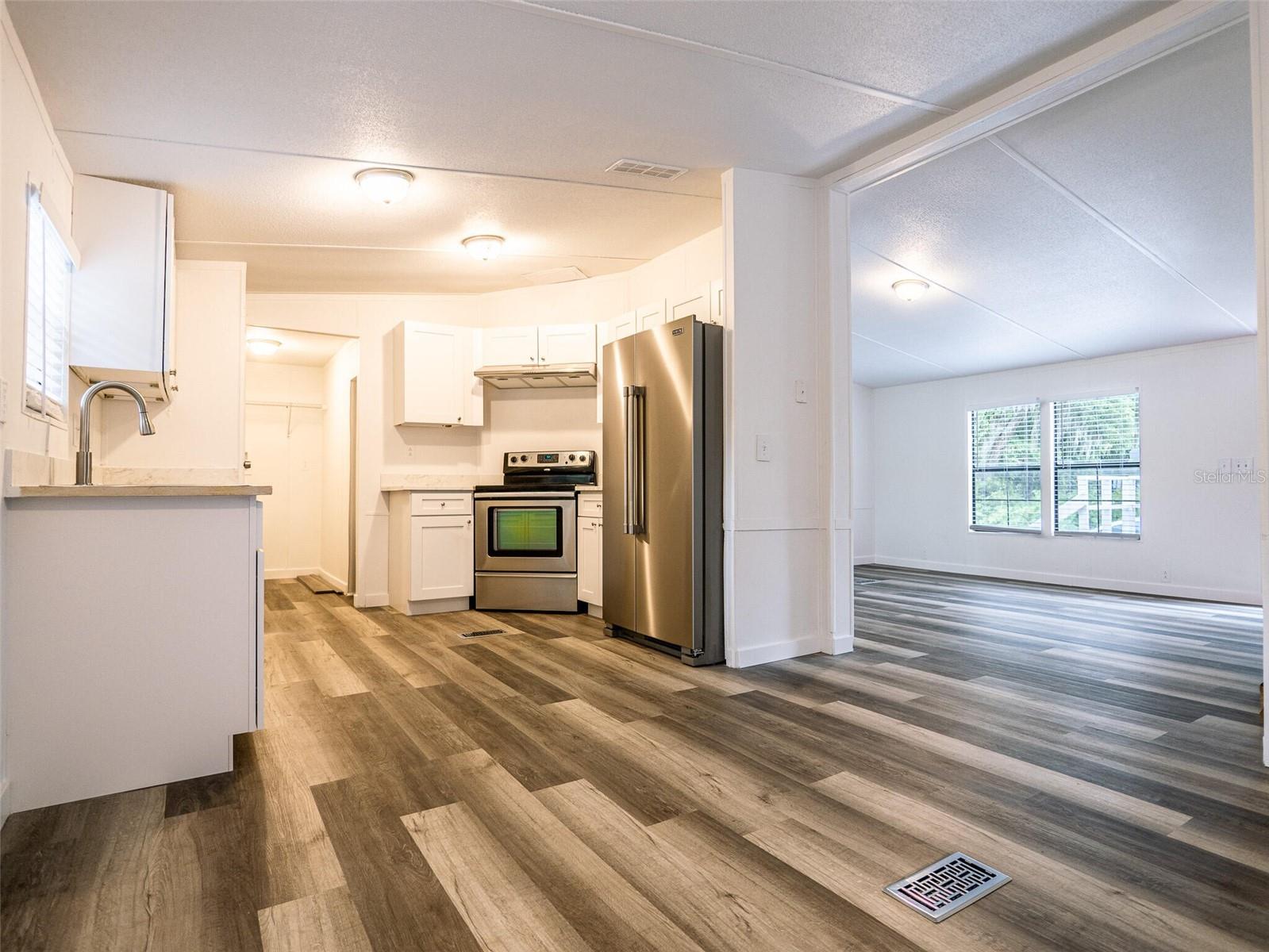 Manufactured Home in COLEMAN FL 1610 ORANGE AVENUE 34.jpg