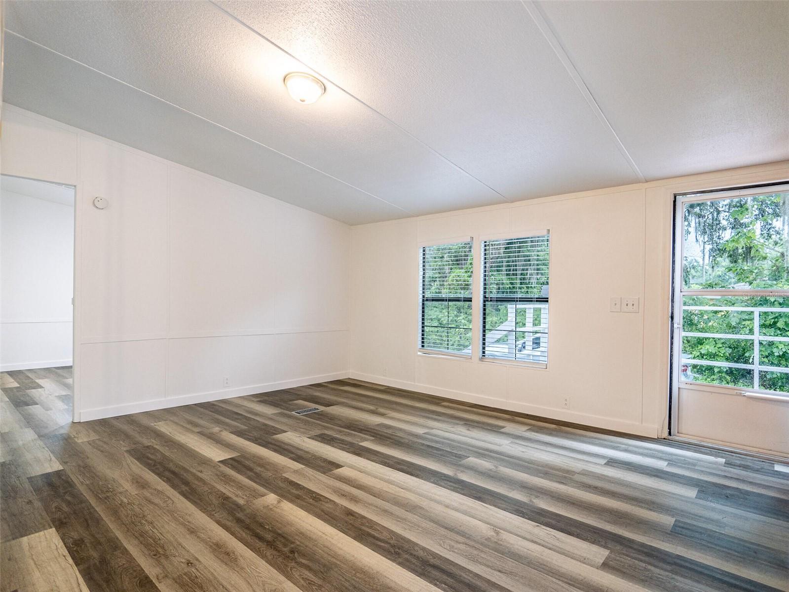 Manufactured Home in COLEMAN FL 1610 ORANGE AVENUE 5.jpg