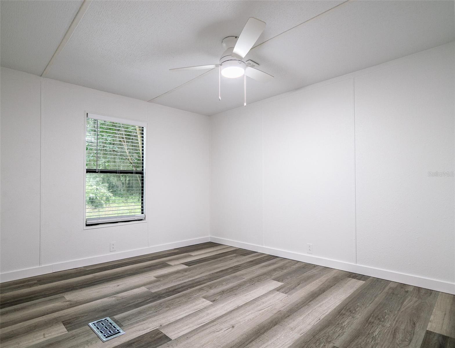 Manufactured Home in COLEMAN FL 1610 ORANGE AVENUE 25.jpg