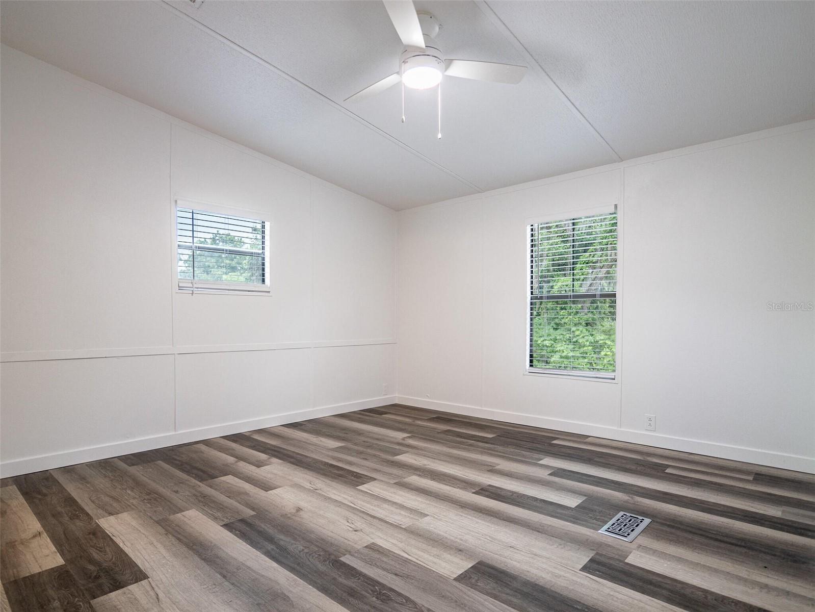 Manufactured Home in COLEMAN FL 1610 ORANGE AVENUE 13.jpg