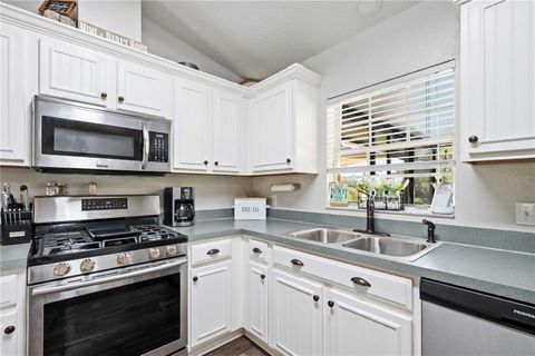 Single Family Residence in DADE CITY FL 37113 WALDO DRIVE 12.jpg