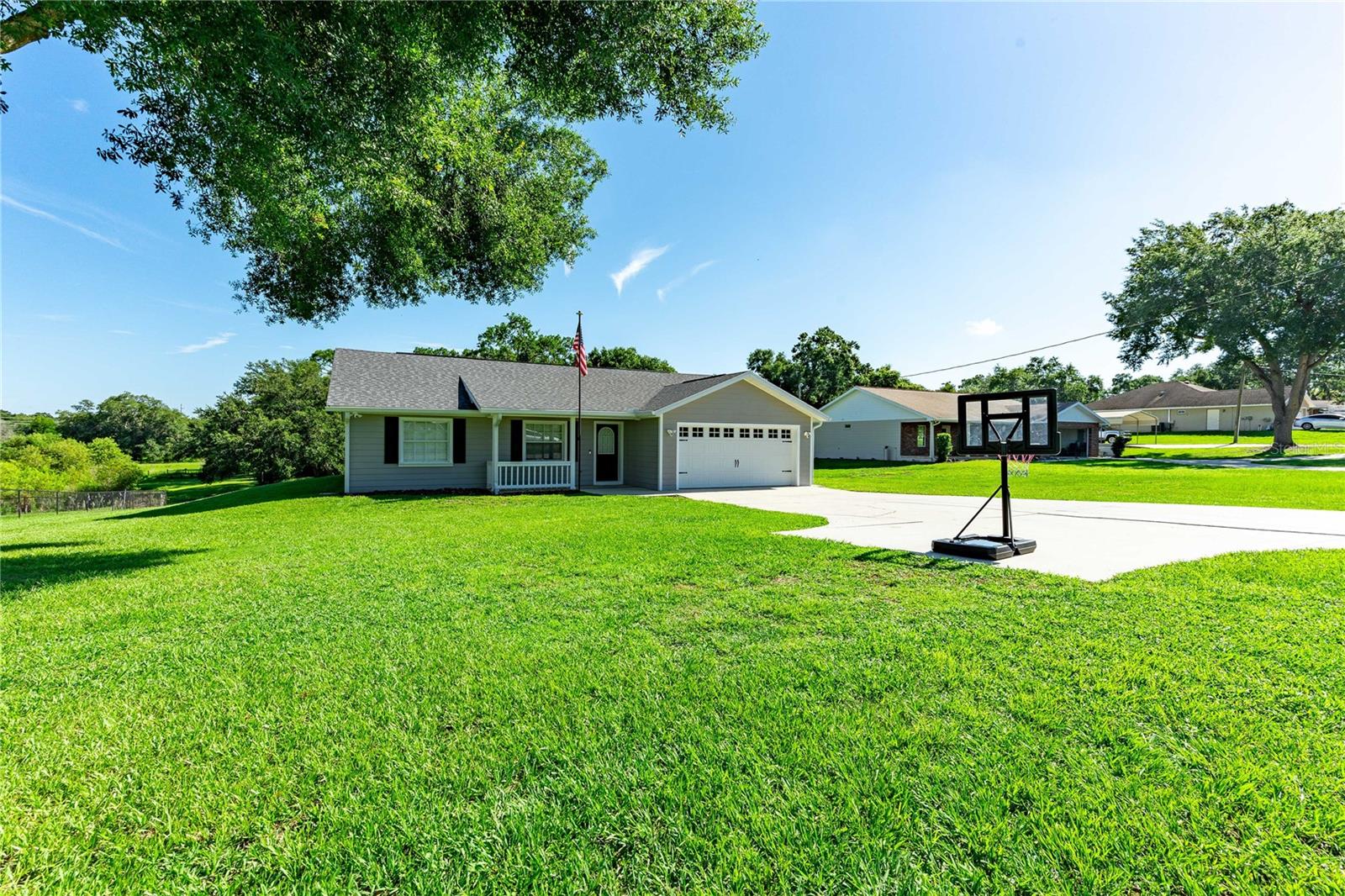 Single Family Residence in DADE CITY FL 37113 WALDO DRIVE 1.jpg