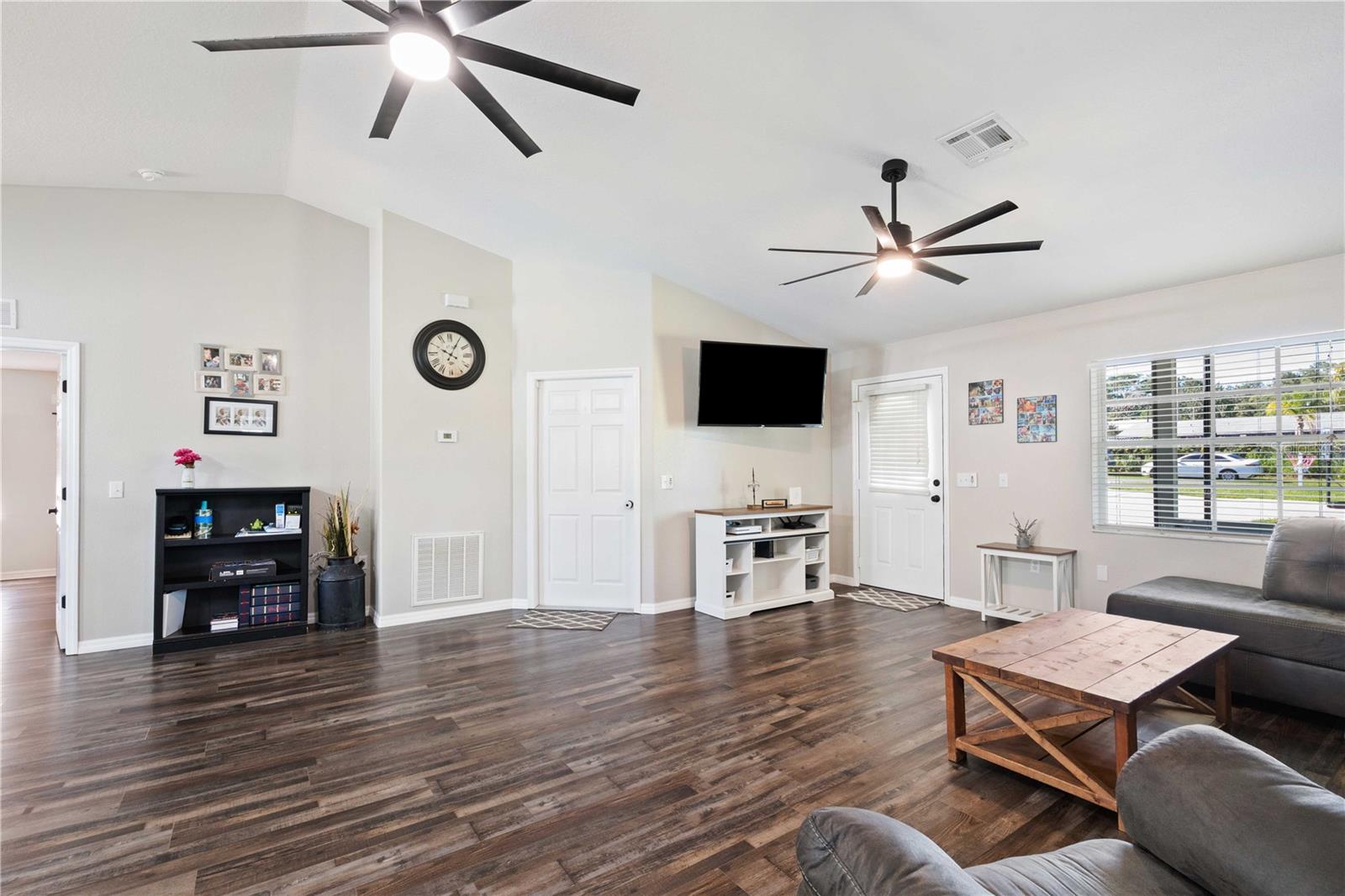 Single Family Residence in DADE CITY FL 37113 WALDO DRIVE 7.jpg