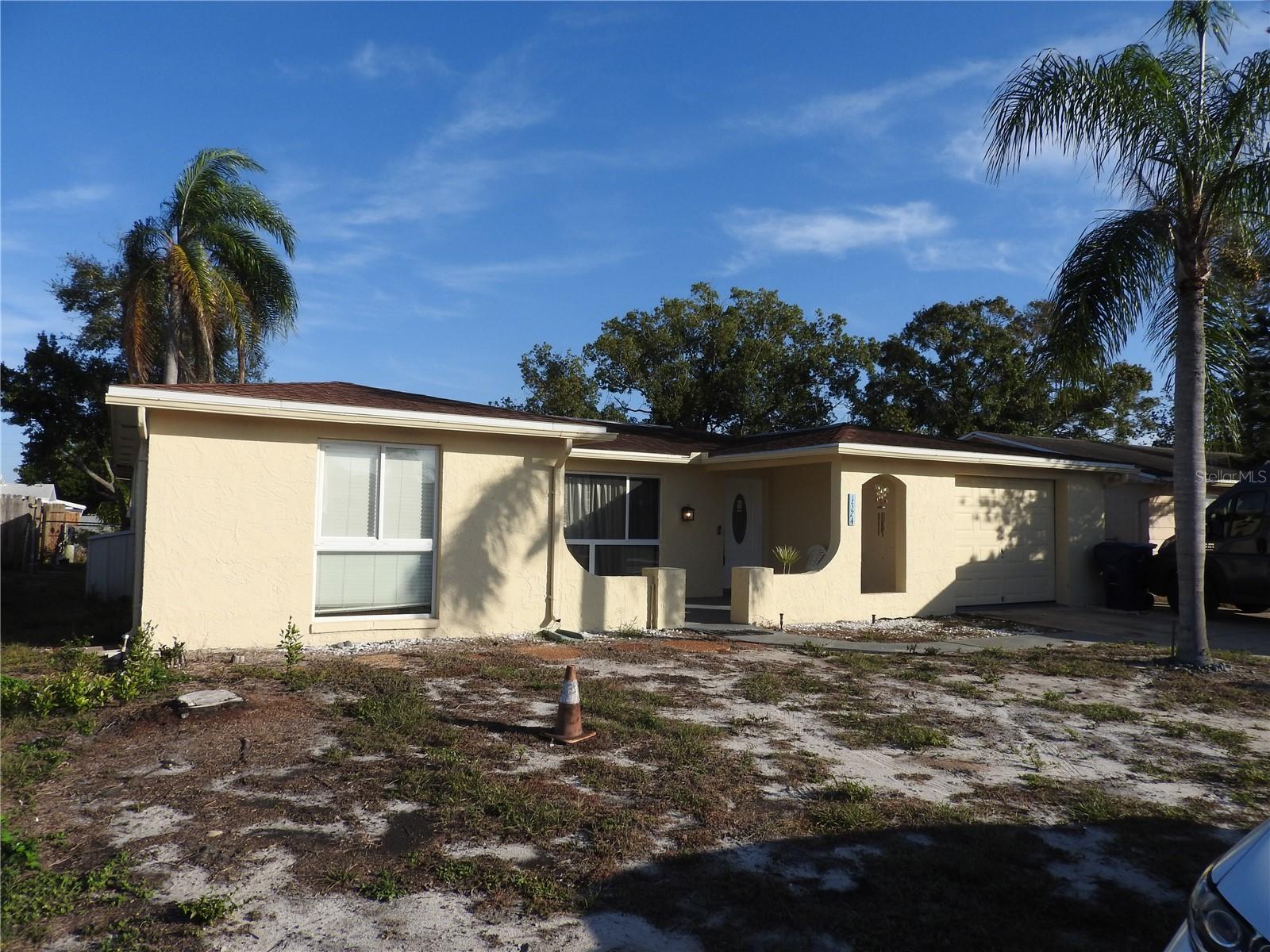 1324 Viking Dr, Holiday, FL 34691