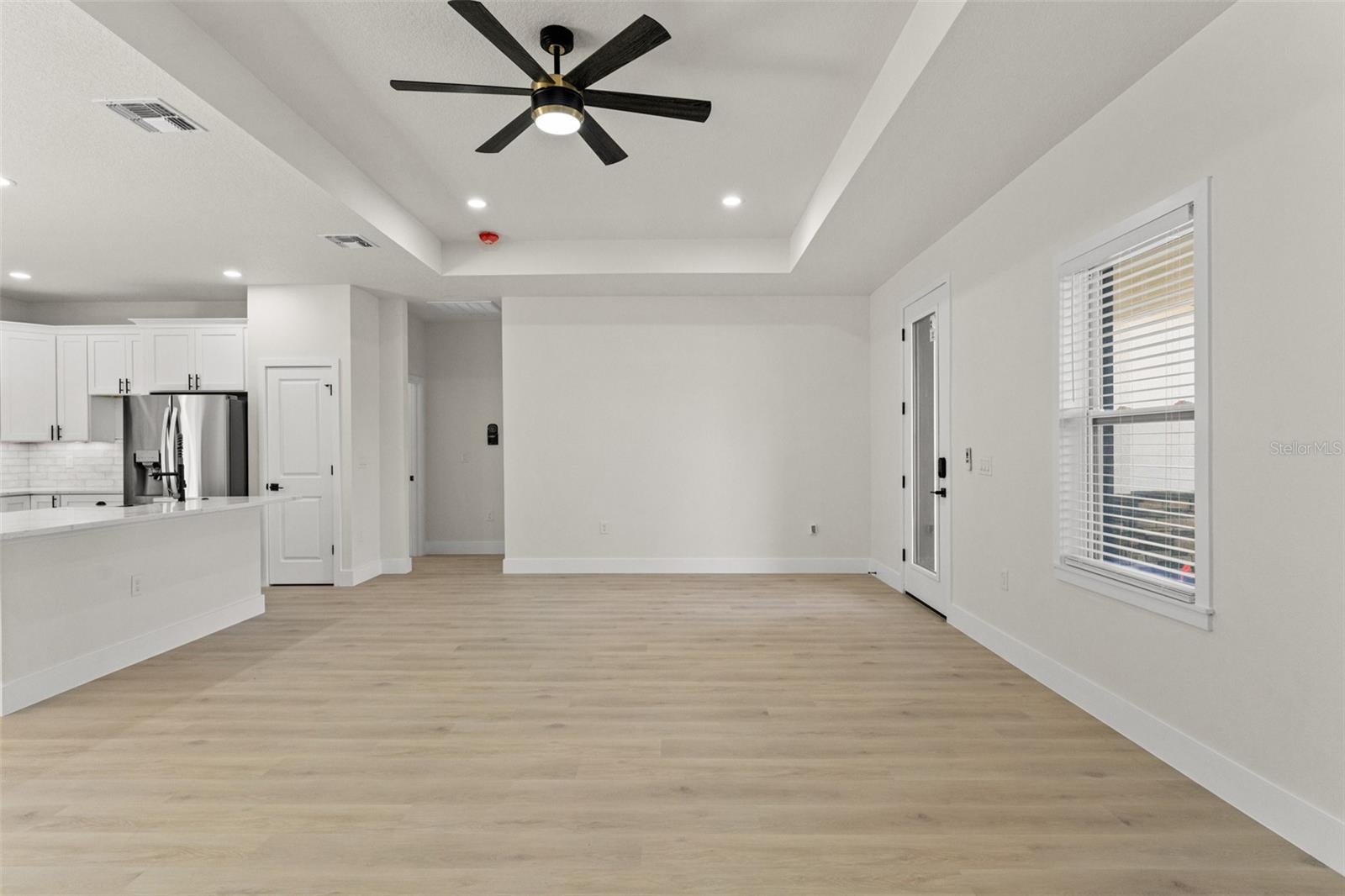 10439 Gypsy Ave, Weeki Wachee, FL 34613 photo