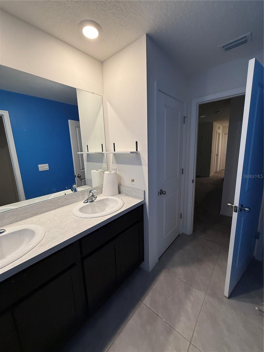 7499 Sail Clover Ln, Zephyrhills, FL 33540 photo