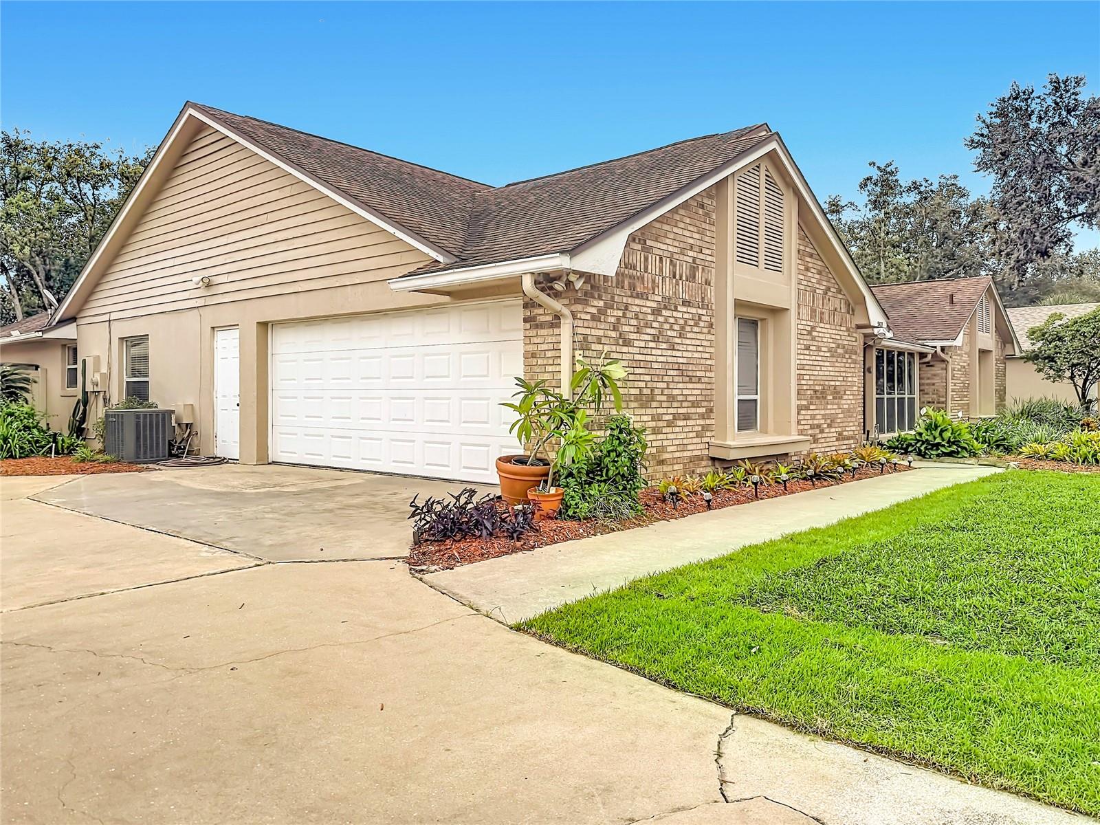 5427 Sago Palm Ct, Orlando, FL 32819 photo