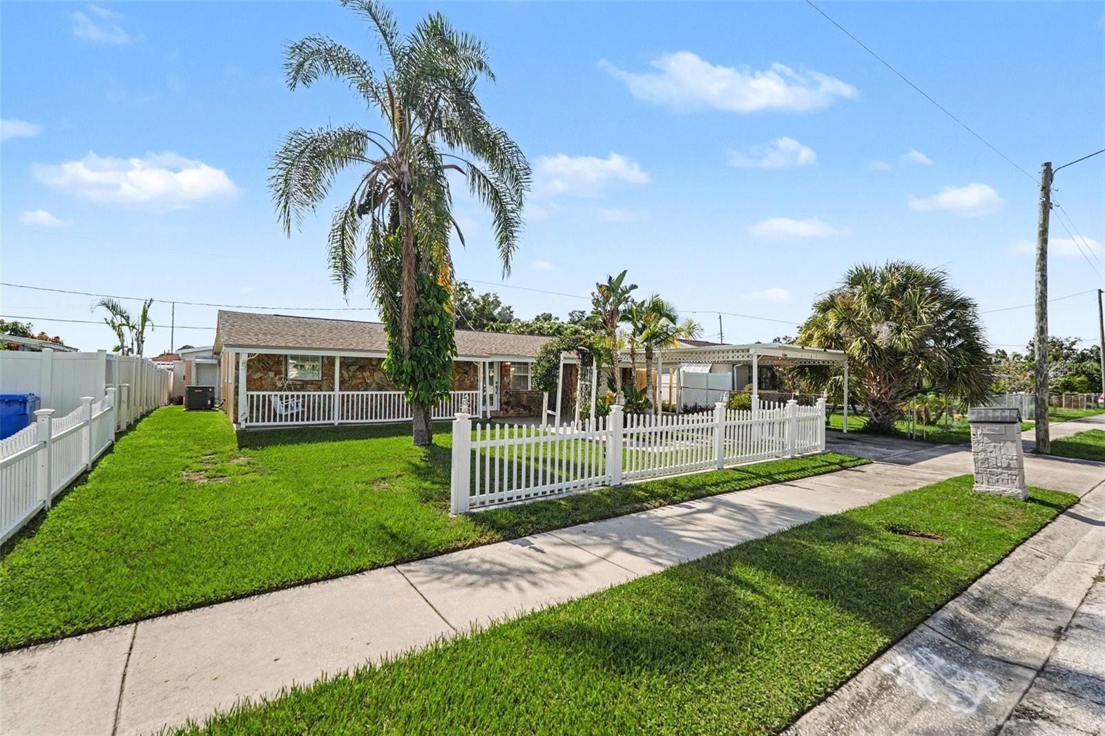 6006 N Hubert Ave, Tampa, FL 33614 photo