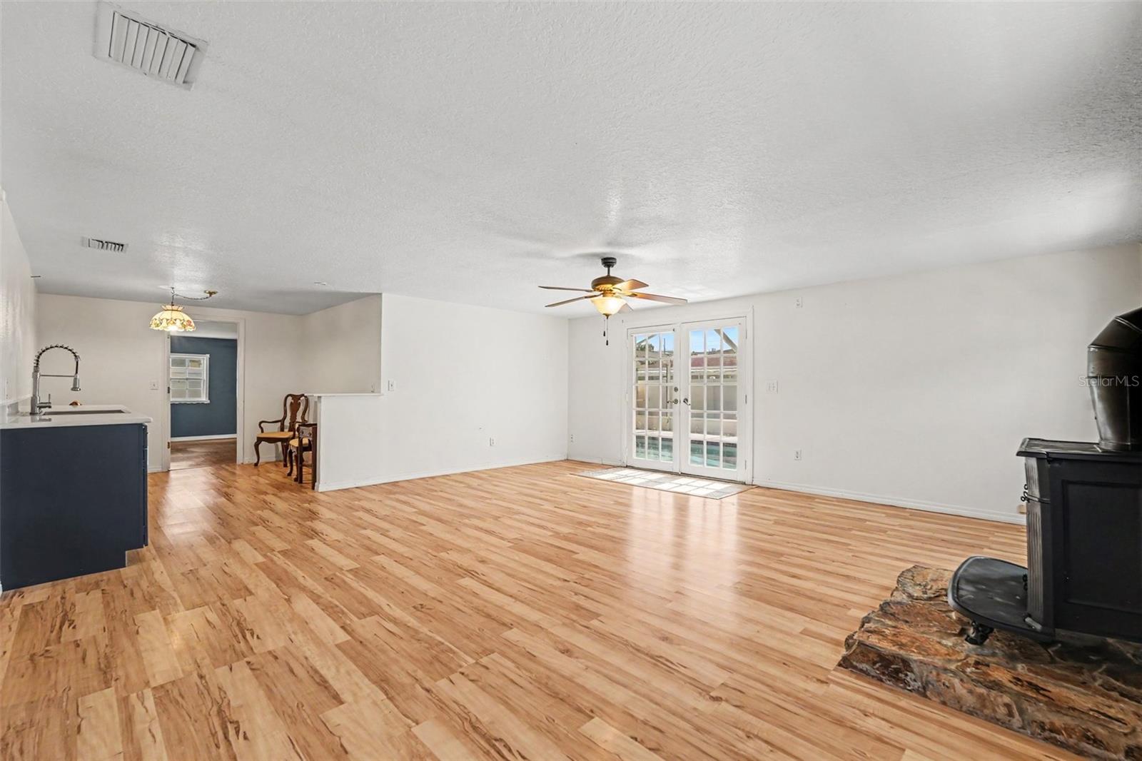 6006 N Hubert Ave, Tampa, FL 33614 photo
