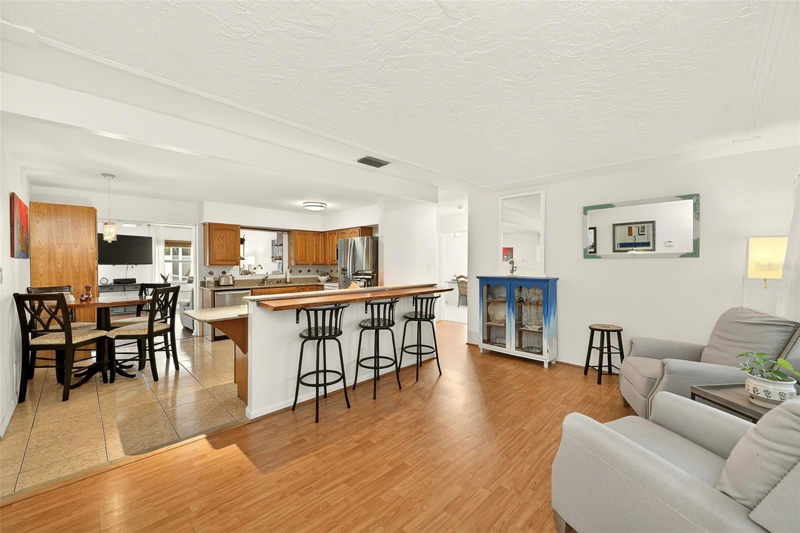 3255 57 St, Saint Petersburg, FL 33710 photo