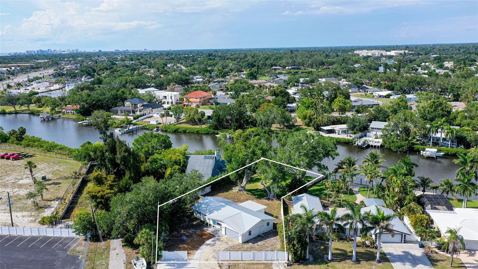 2103 Lusitania Dr, Sarasota, FL 34231 photo