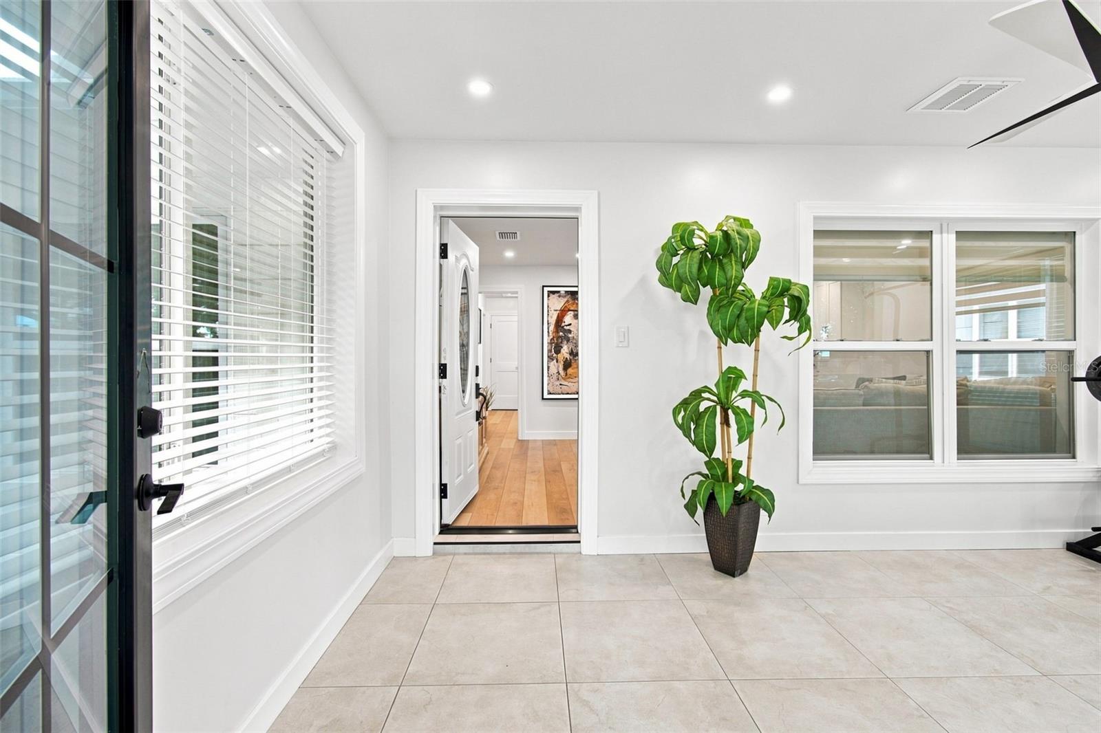 3745 1 Ave, Saint Petersburg, FL 33713 photo