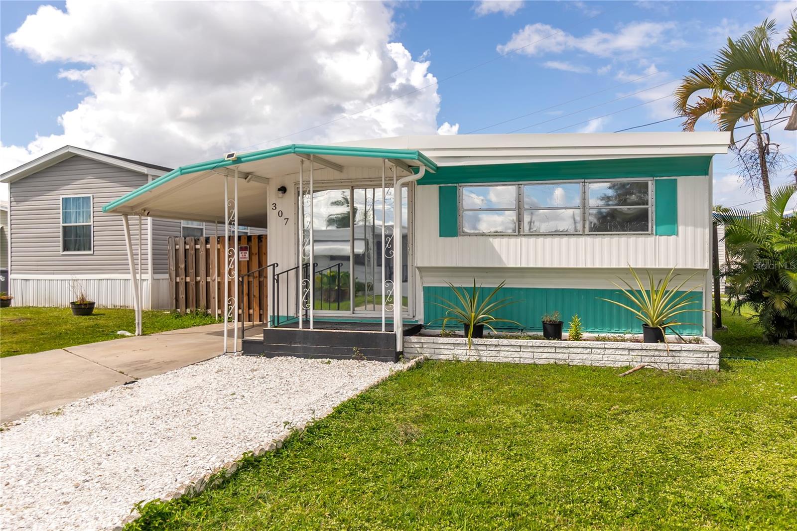 307 52 Avenue Dr, Bradenton, FL 34207 photo