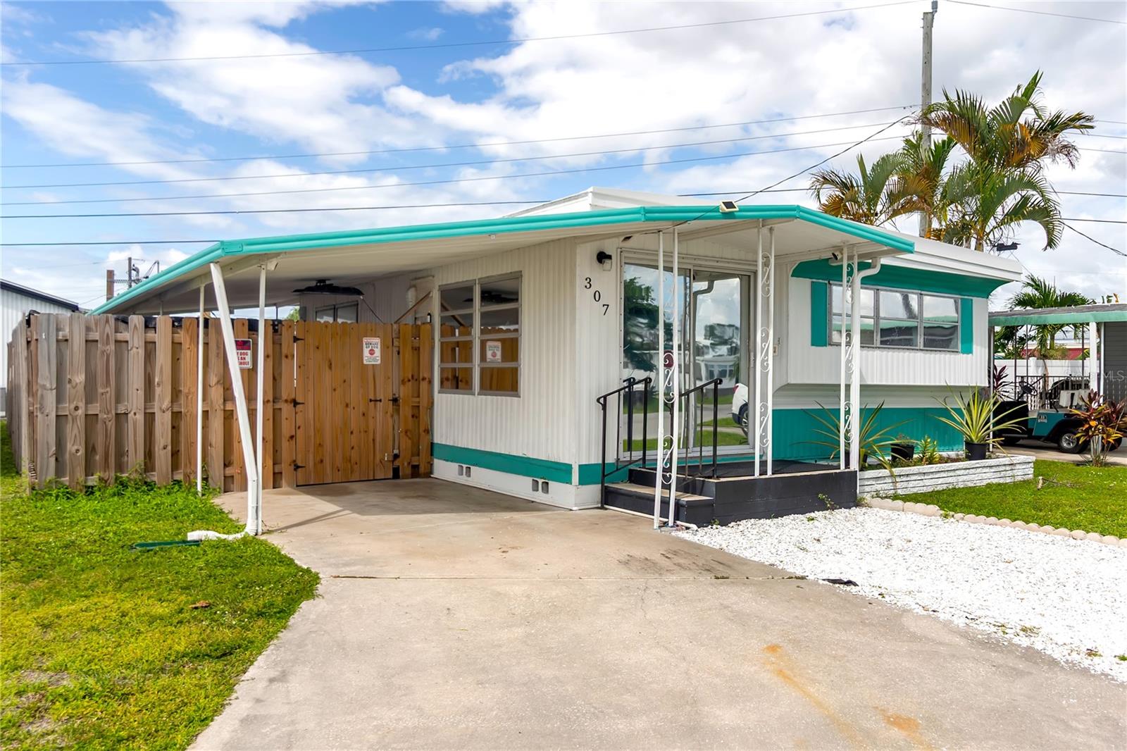 307 52 Avenue Dr, Bradenton, FL 34207 photo