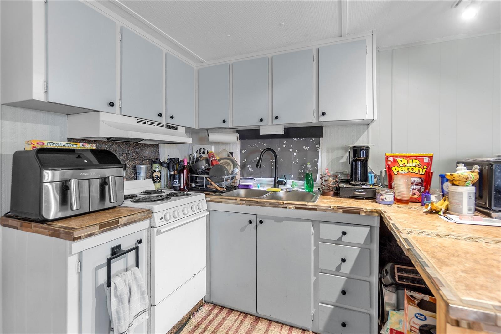 307 52 Avenue Dr, Bradenton, FL 34207 photo