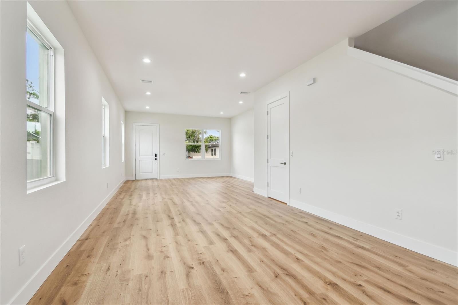 3455 17 Ave, Saint Petersburg, FL 33711 photo