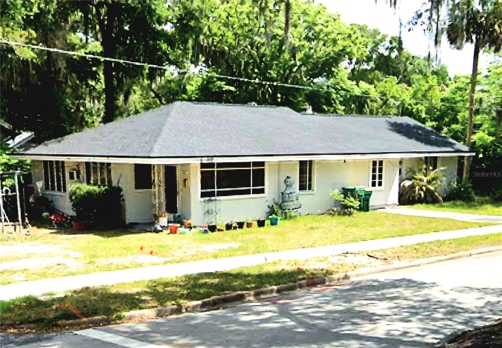 617 Howry Ave, Deland, FL 32720