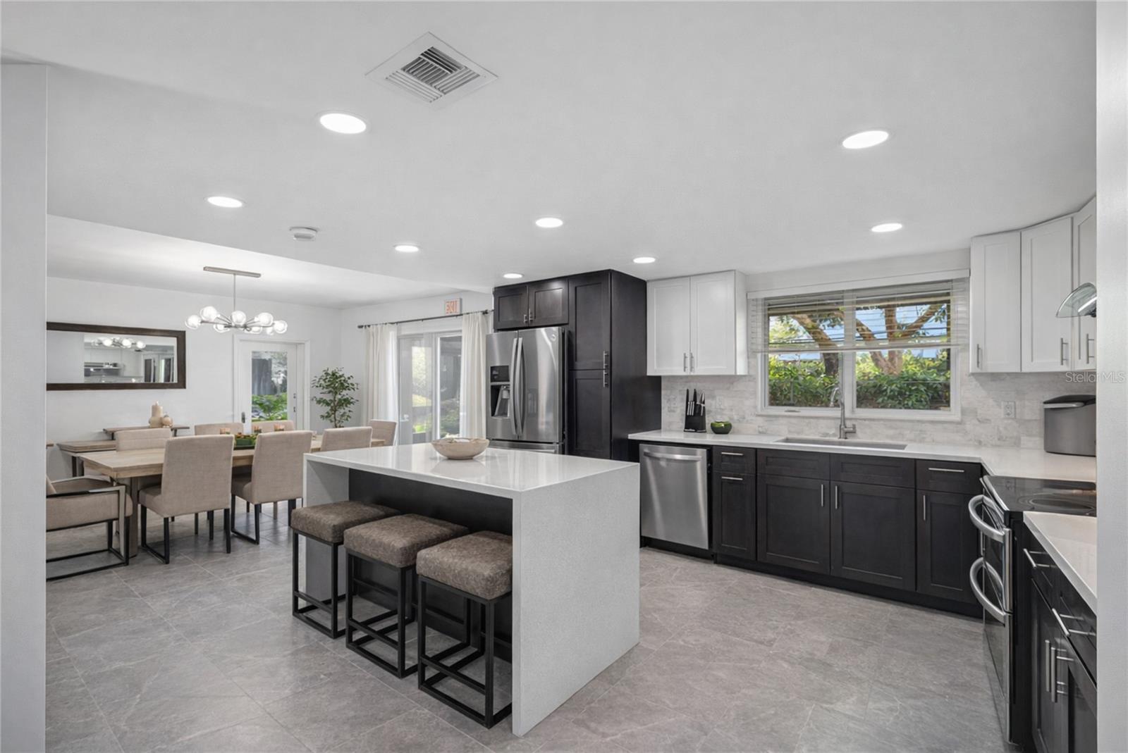 10852 131 St, Largo, FL 33774 photo