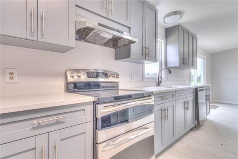 Manufactured Home in CENTER HILL FL 8767 CR-469 18.jpg