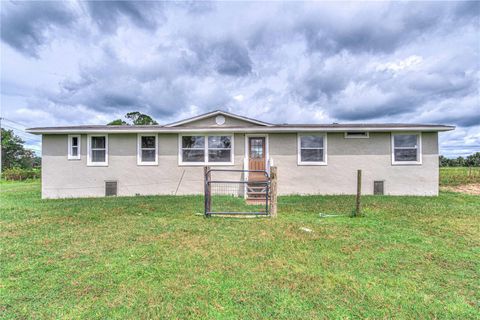 Manufactured Home in CENTER HILL FL 8767 CR-469 4.jpg