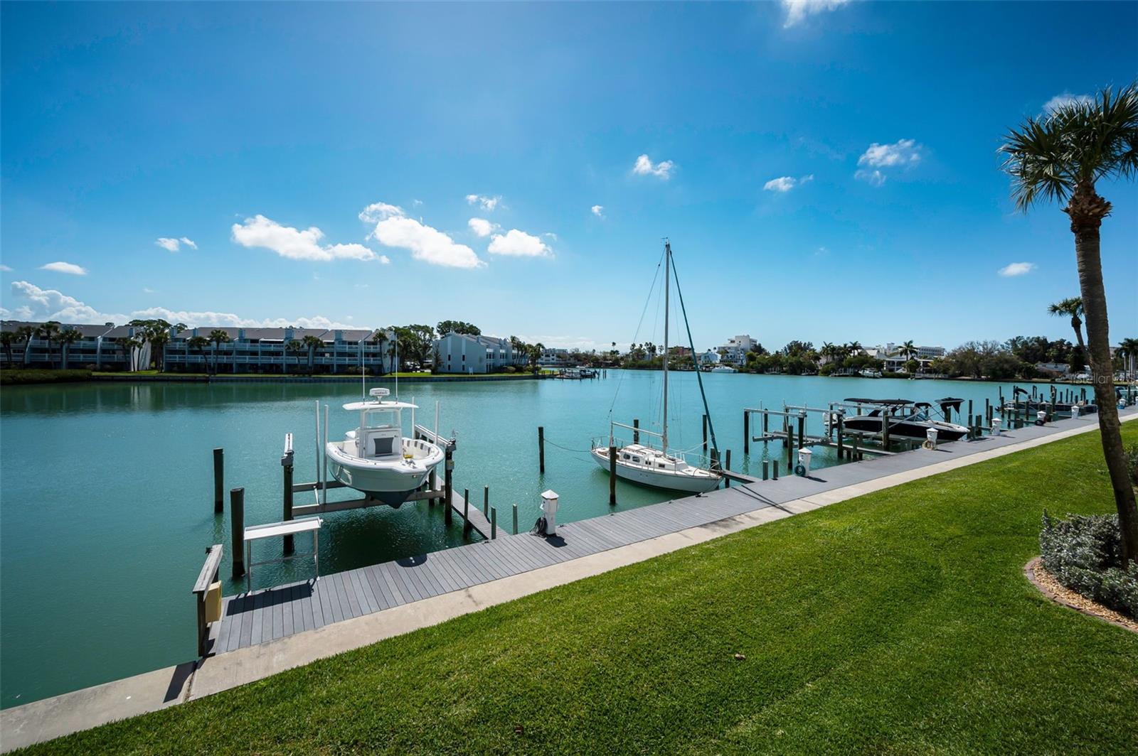 12334 Capri Cir, Treasure Island, FL 33706 photo