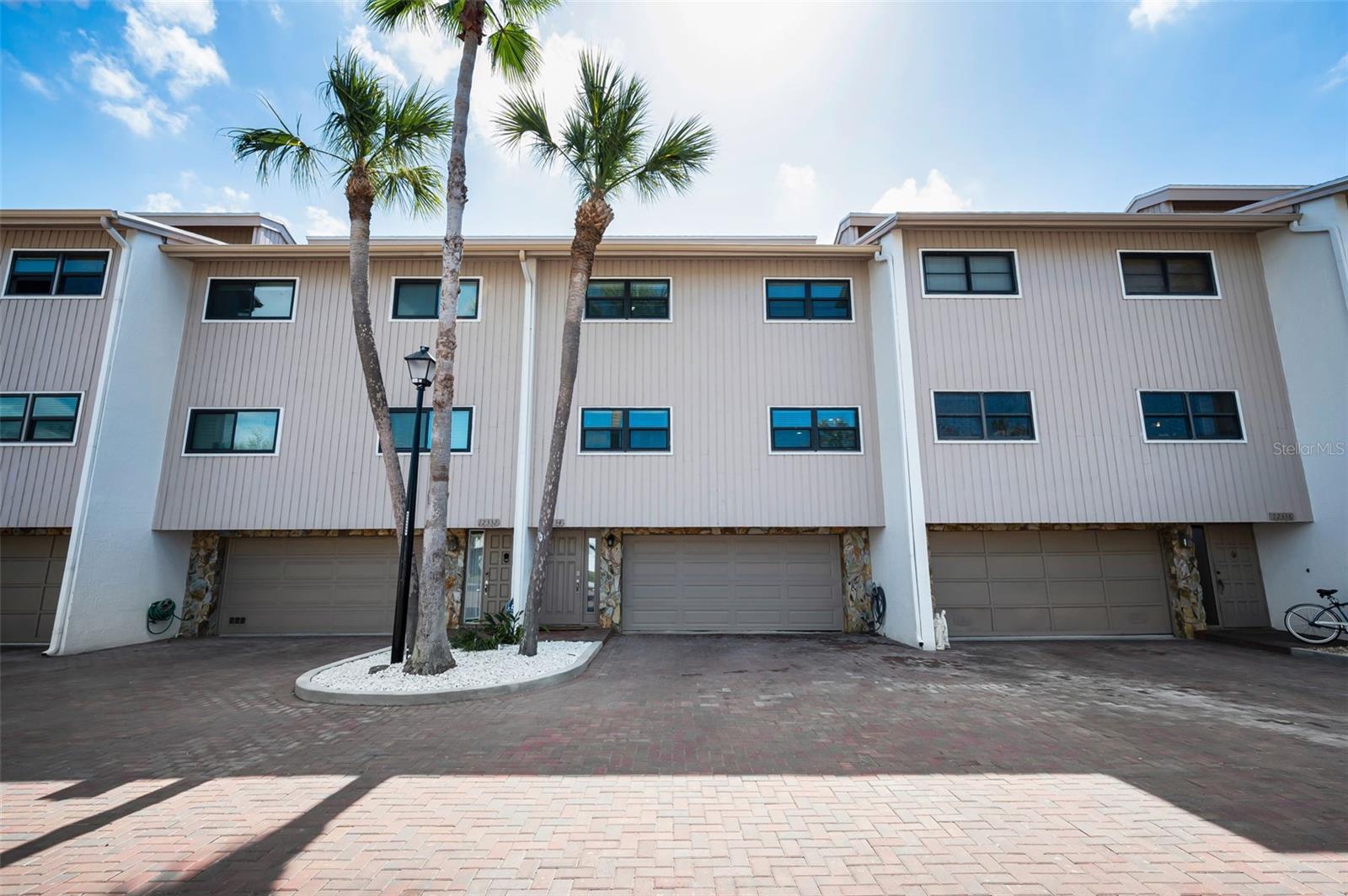 12334 Capri Cir, Treasure Island, FL 33706 photo