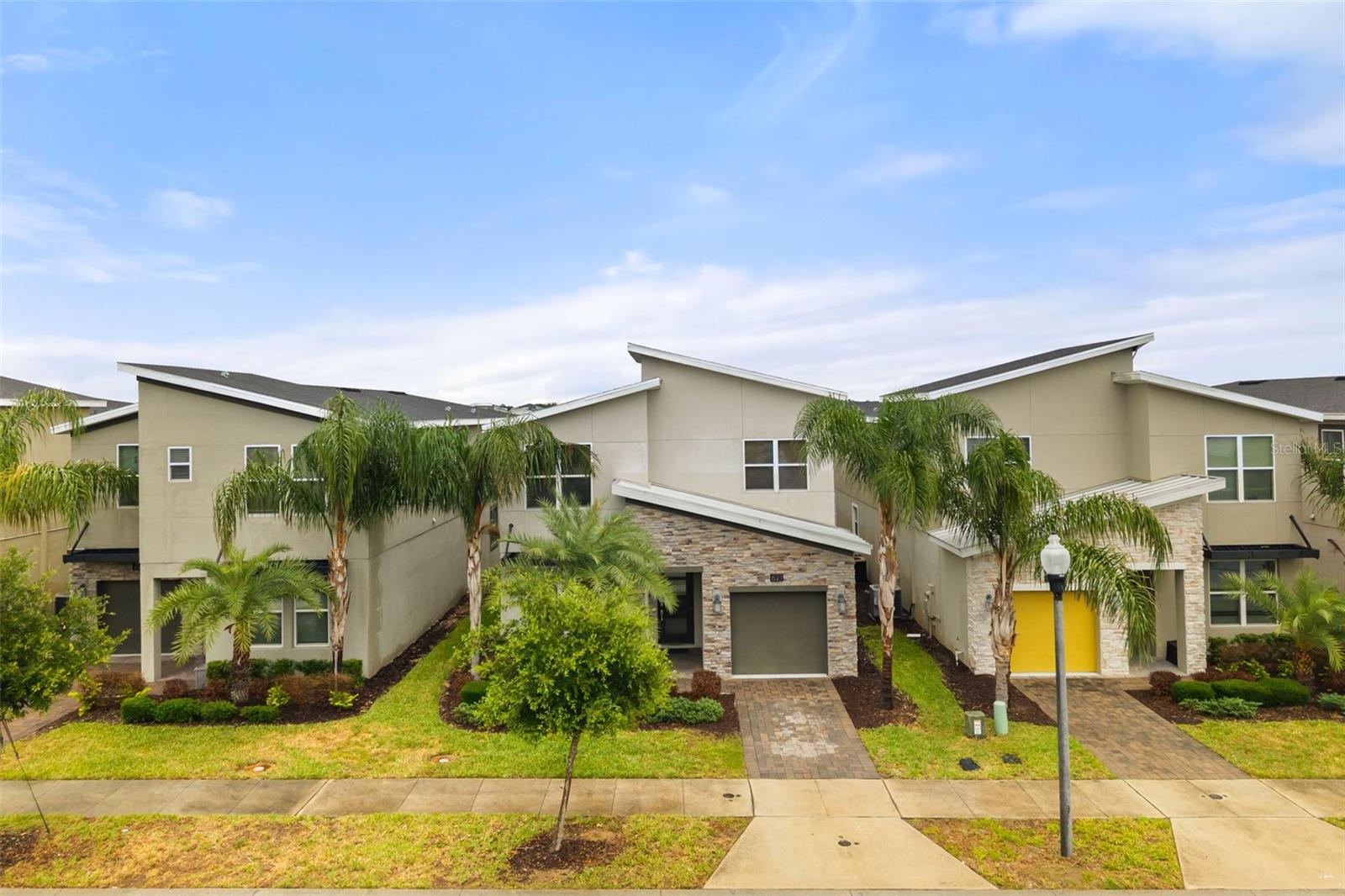 621 Drop Shot Dr, Davenport, FL 33896 photo