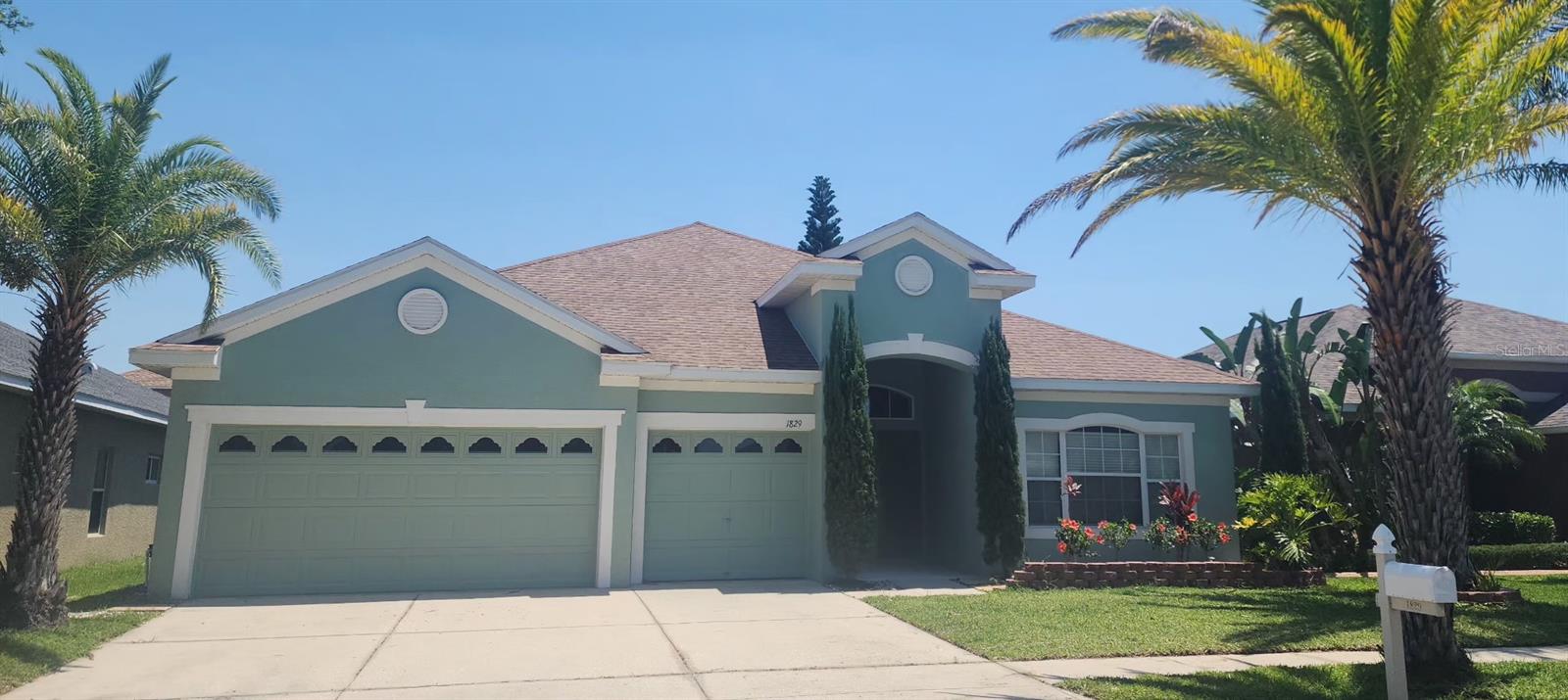 1829 Mira Lago Cir, Ruskin, FL 33570