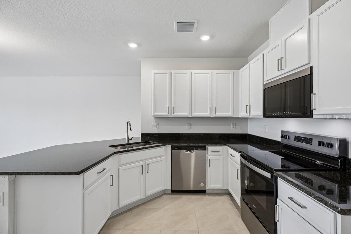 382 Sequoia Dr, Lake Wales, FL 33859 photo